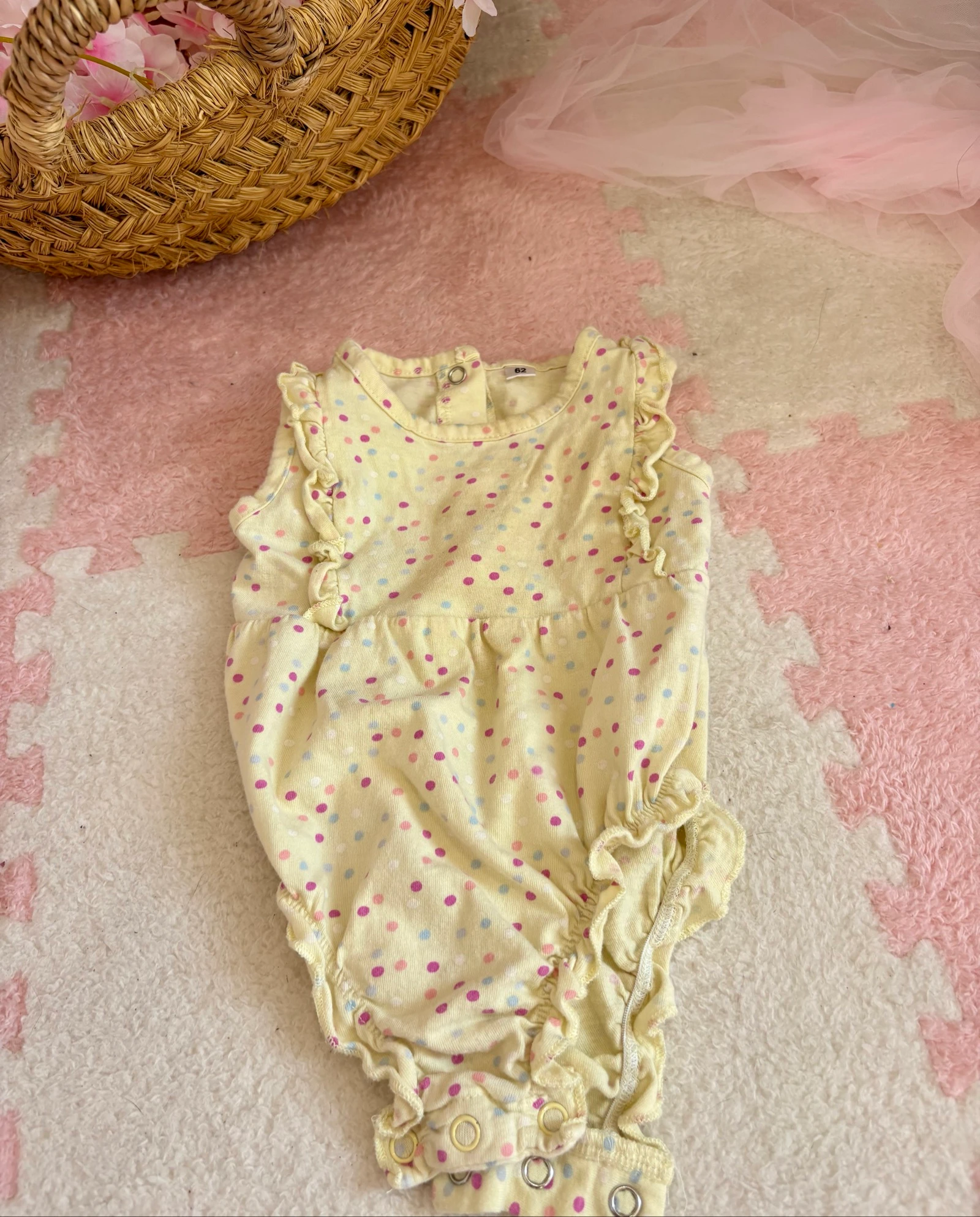 Body bébé fille à volants 3 mois jaune à pois pastel – Adorable